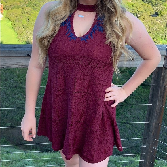 Beautiful Red Dress w/ Keyhole Back - Picture 1 of 3